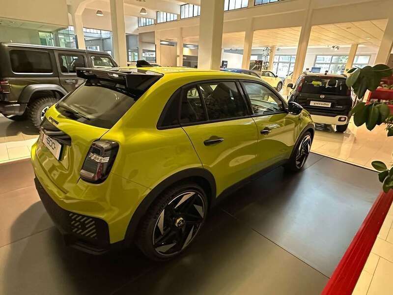 Nuova Fiat 600E Abarth 175 kW (239 CV) 2025 Acid green Berlina