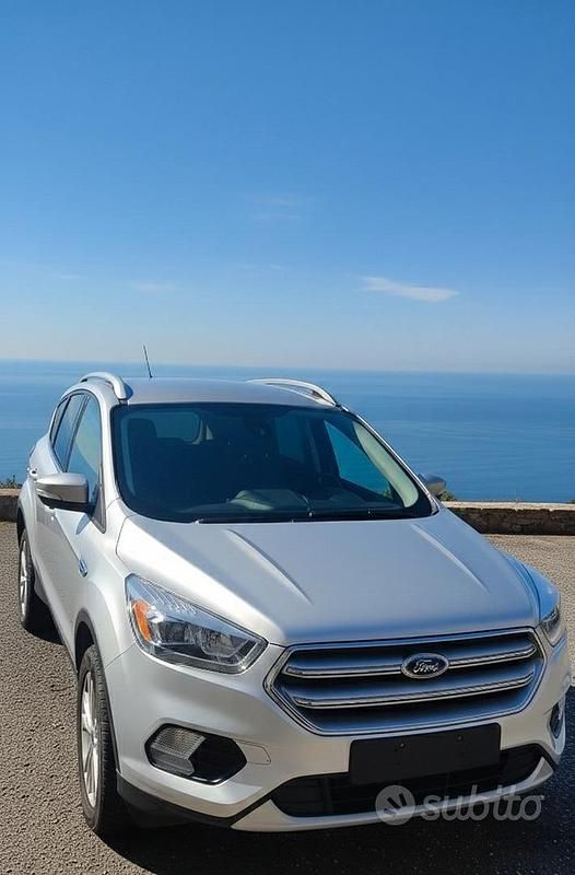 Usata Ford Kuga 2017 Grigio SUV