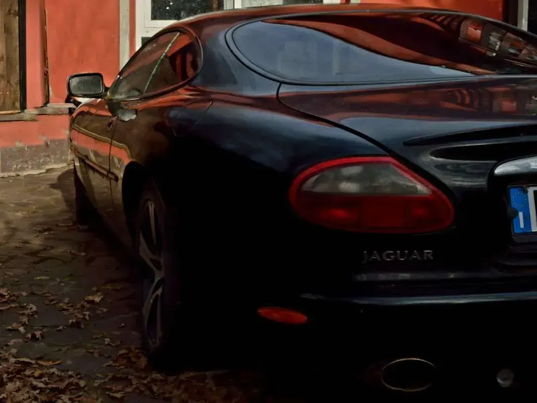 Usata Jaguar XKR 363 CV (266 kW) 2003 Nero Coupé