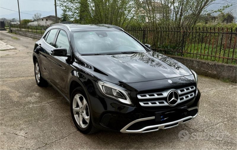 Nero Usata 2017 Mercedes GLA200 SUV | 14.900 € (Ottimo prezzo) - Immagine 1/4