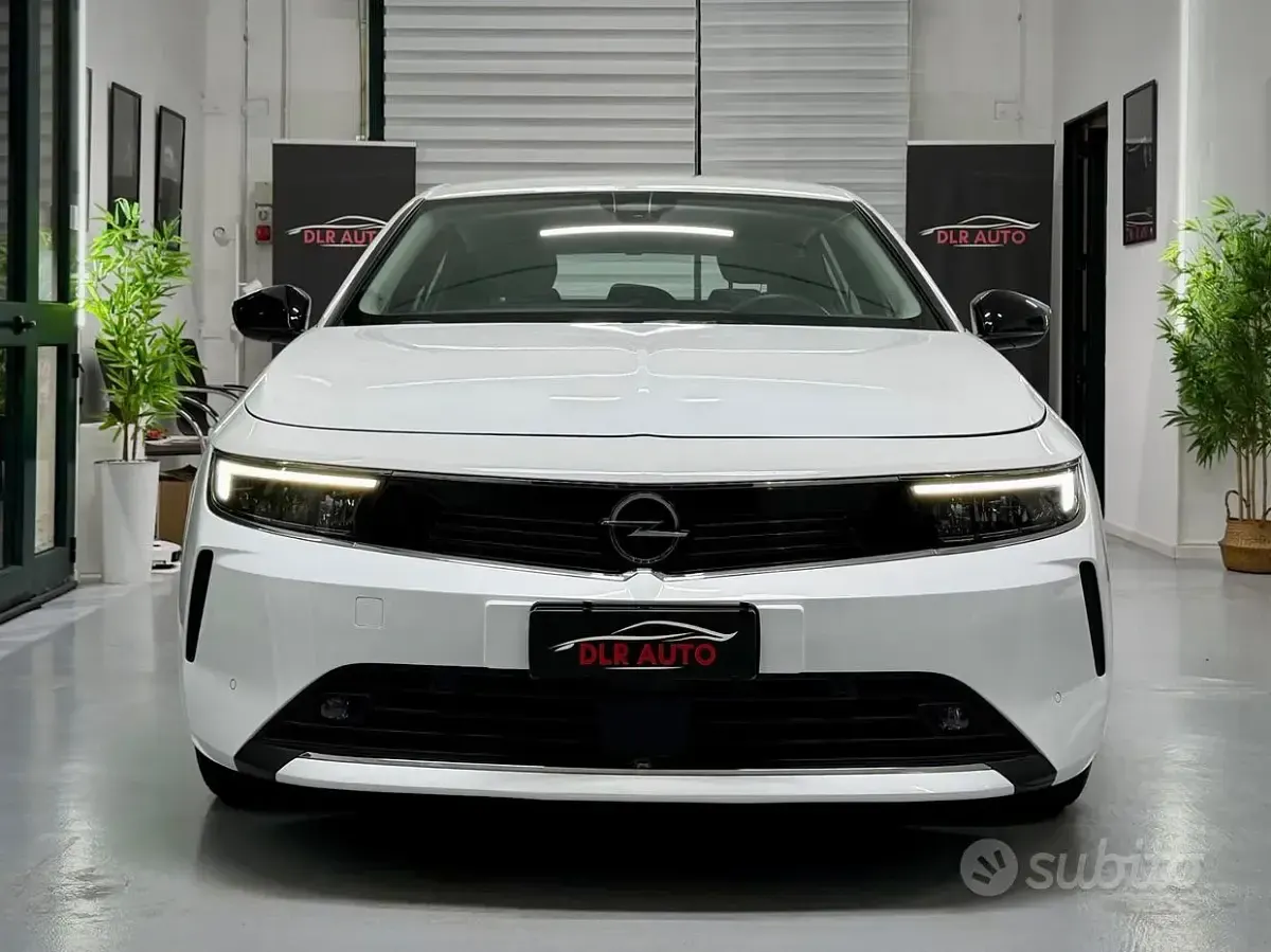 Gebraucht Opel Astra Edition 131 PS (96 kW) 2023 Weiß Kleinwagen