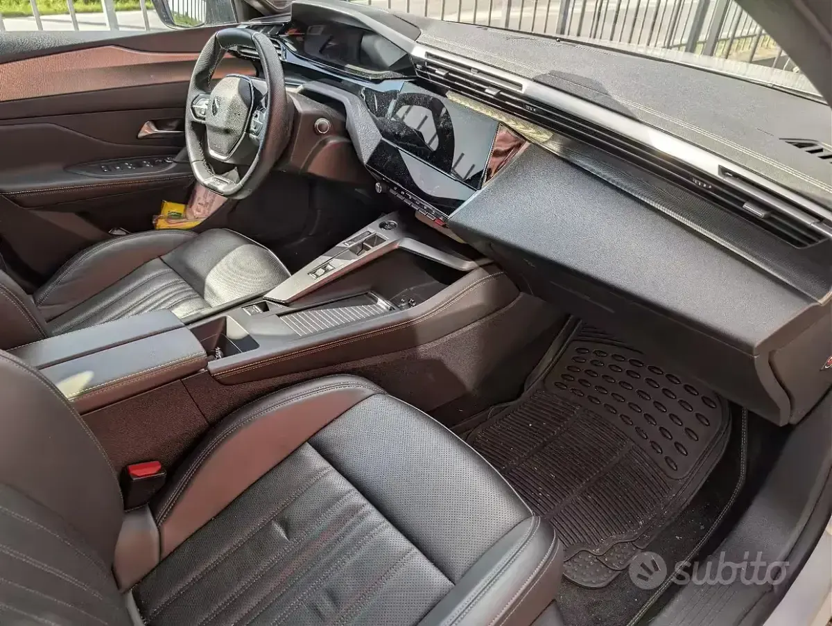 Usata Peugeot 408 GT GT 131 CV (96 kW) 2024 Bianco Berlina