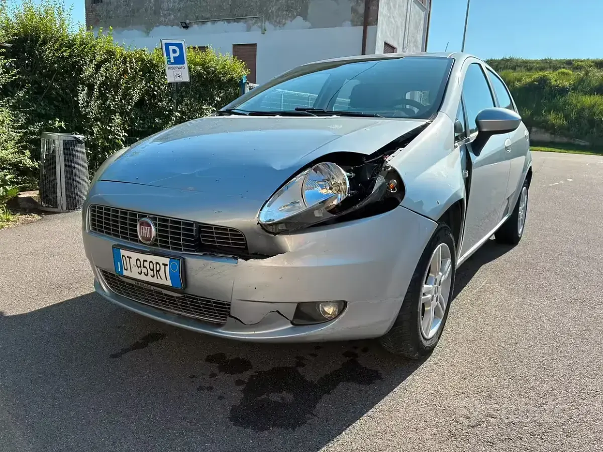 Usata Fiat Grande Punto 77 CV (56 kW) 2009 Utilitaria