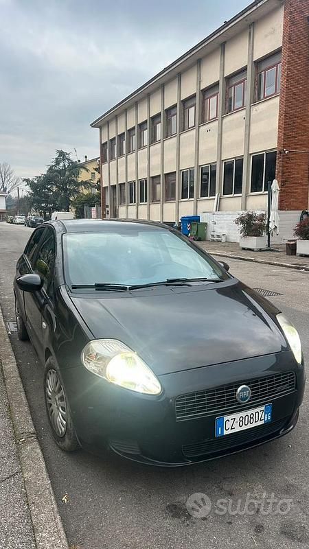 Usata 2006 Fiat Punto Tre volumi | 1300 € - Immagine 1/3