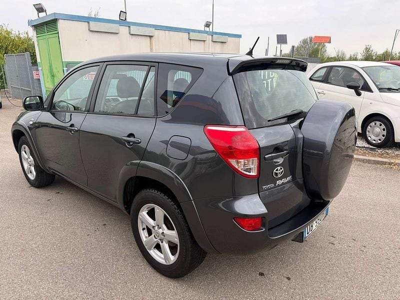 Usata Toyota RAV4 Luxury 177 CV (130 kW) 2006 Grigio SUV