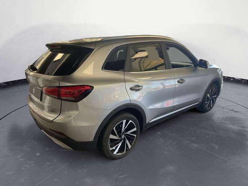 Nuova MG ZS Luxury 197 CV (144 kW) 2025 Argento Berlina