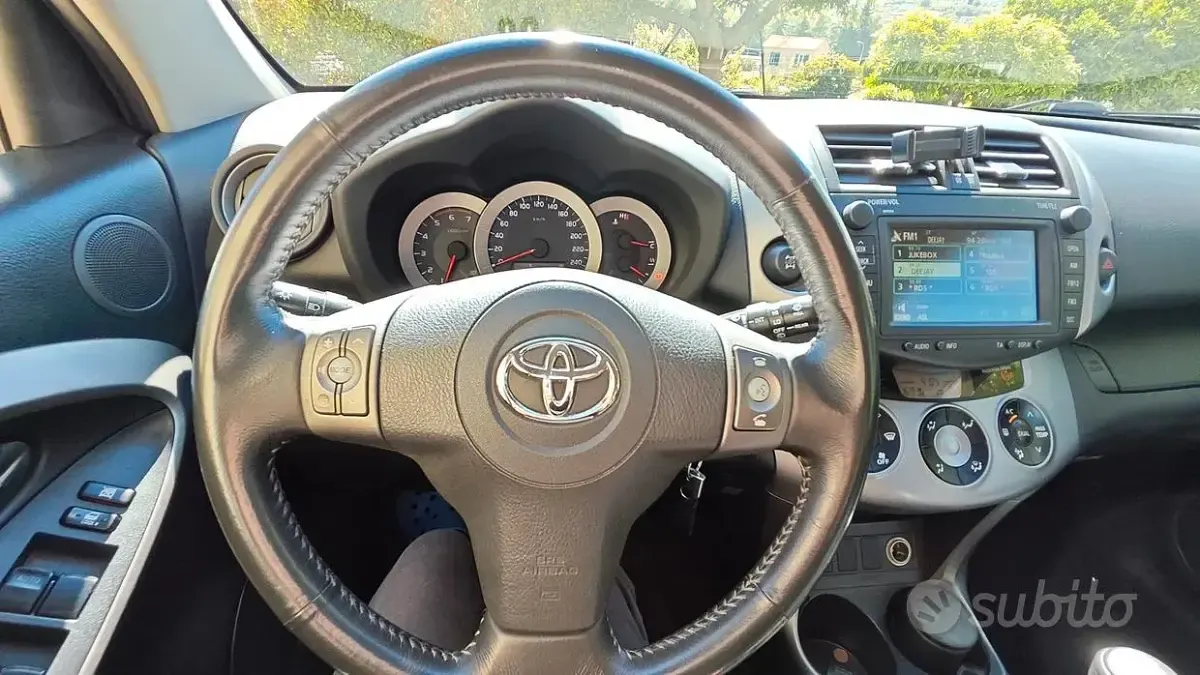 Usata Toyota RAV4 Sol 136 CV (100 kW) 2007 Grigio SUV