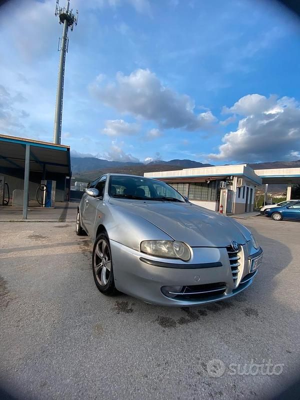 Usata Alfa Romeo 147 116 CV (85 kW) 2002 Utilitaria