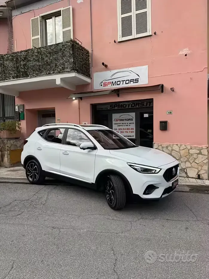 Usata MG ZS Luxury 111 CV (81 kW) 2024 Bianco SUV