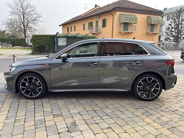 Nuova Audi A3 S-Line 150 CV (110 kW) 2025 Grigio scuro Berlina
