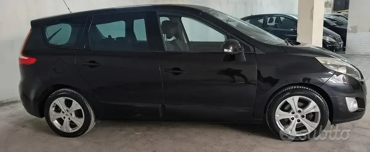Usata Renault Scenic E-Tech Dynamique 110 CV (80 kW) 2010 Nero Monovolume