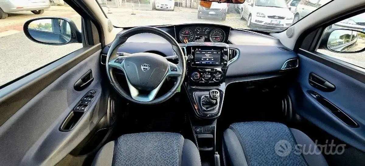Usata Lancia Ypsilon Gold 69 CV (50 kW) 2023 Utilitaria