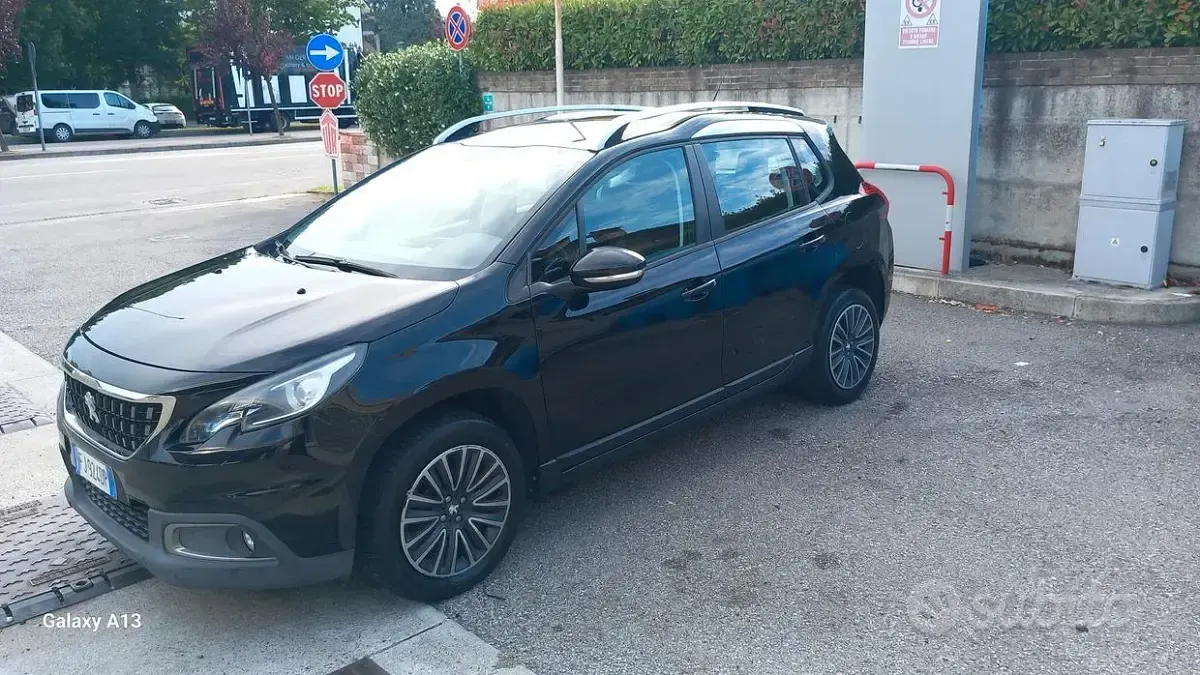 Usata Peugeot 2008 Active 99 CV (72 kW) 2017 Nero SUV