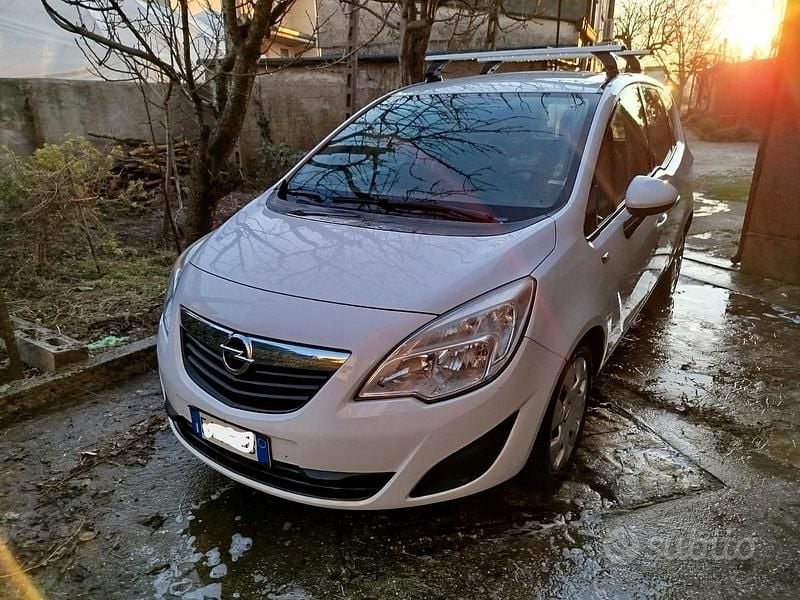 Usata Opel Meriva 95 CV (69 kW) 2013 Bianco Monovolume