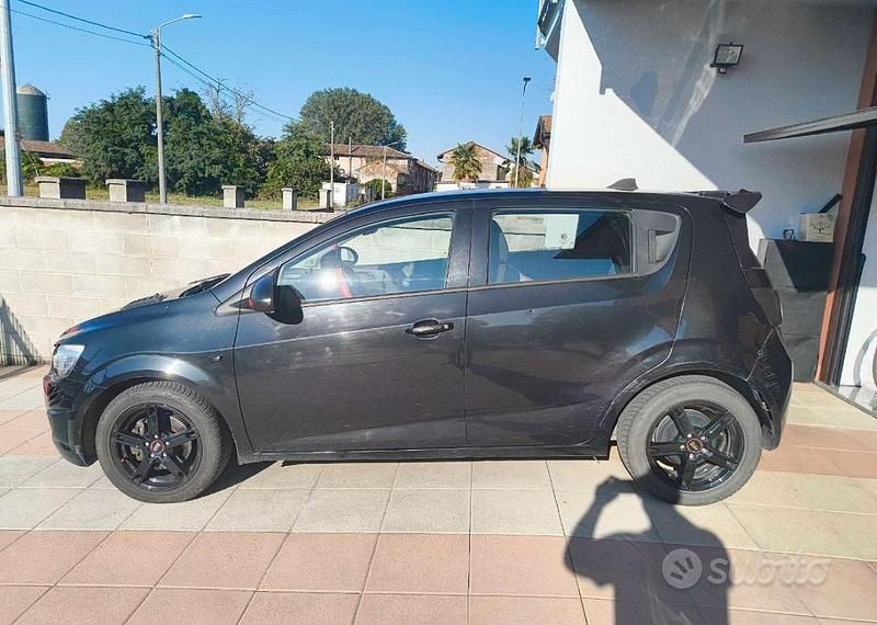 Usata Chevrolet Aveo LT 75 CV (55 kW) 2012 Nero Utilitaria