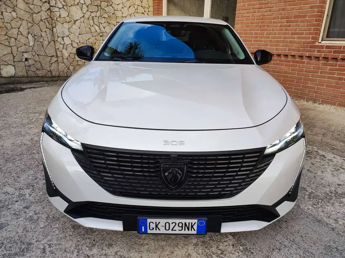 Usata Peugeot 308 SW Allure 131 CV (96 kW) 2022 Other Station wagon