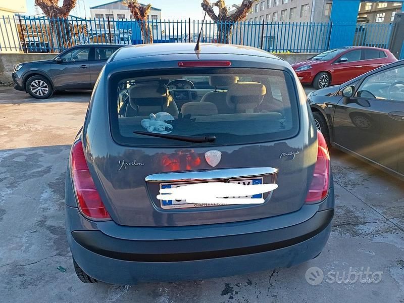 Usata Lancia Ypsilon 69 CV (50 kW) 2007 Grigio Utilitaria