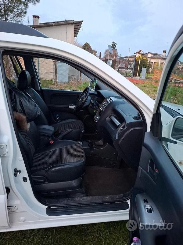 Usata Kia Sportage 128 CV (94 kW) 2003 Bianco SUV
