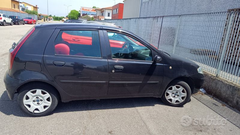 Usata Fiat Punto 60 CV (44 kW) 2006 Nero Utilitaria