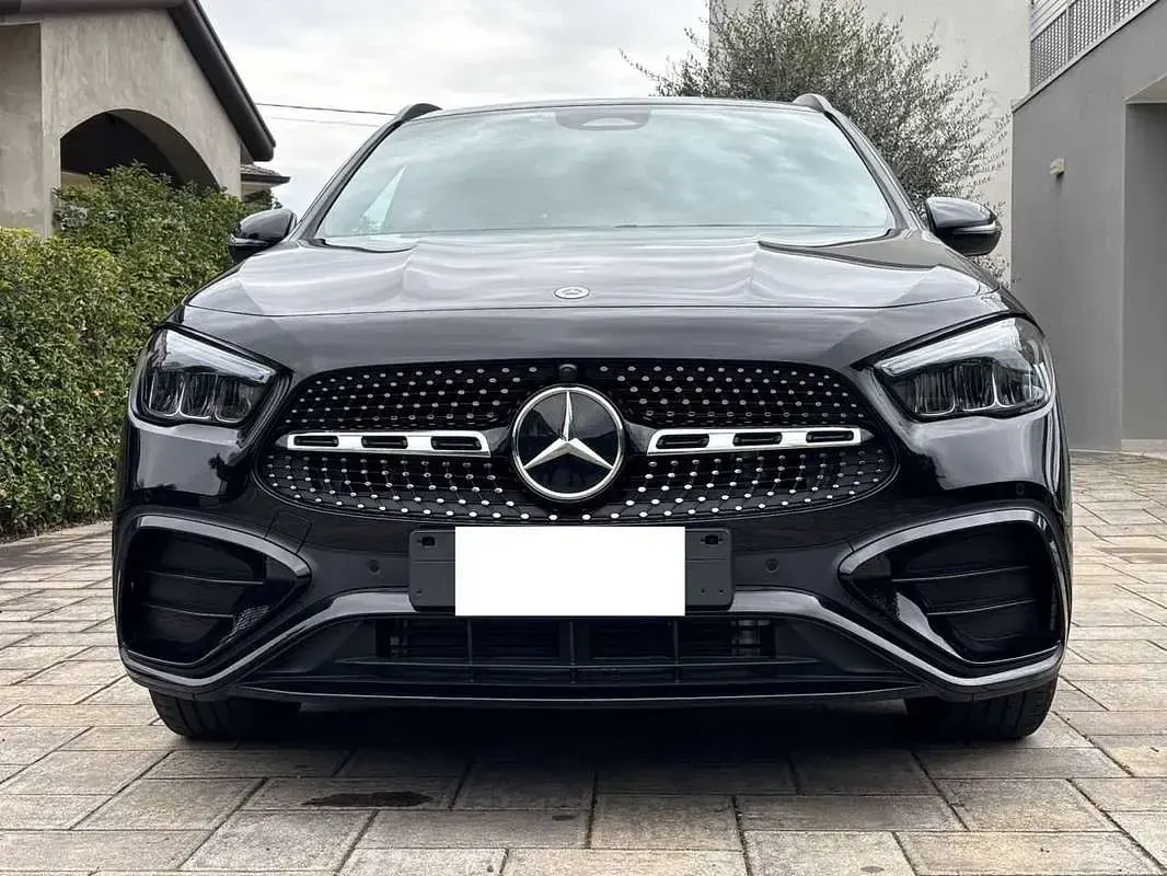 Usata Mercedes GLA200 Advanced Plus 150 CV (110 kW) 2024 Nero SUV