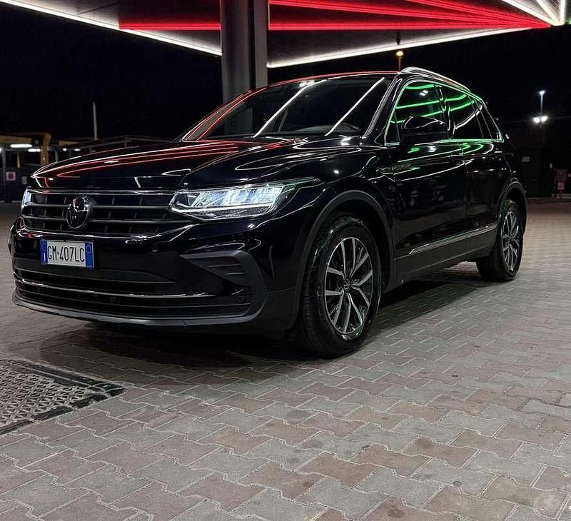 Usata VW Tiguan Life 122 CV (89 kW) 2022 Nero SUV
