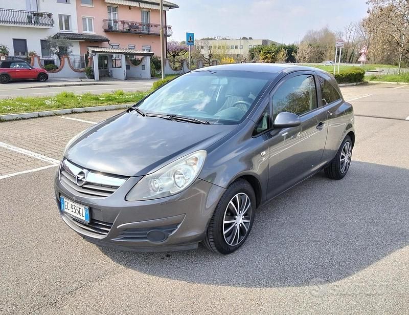 Usata Opel Corsa Club 86 CV (63 kW) 2010 Grigio Utilitaria