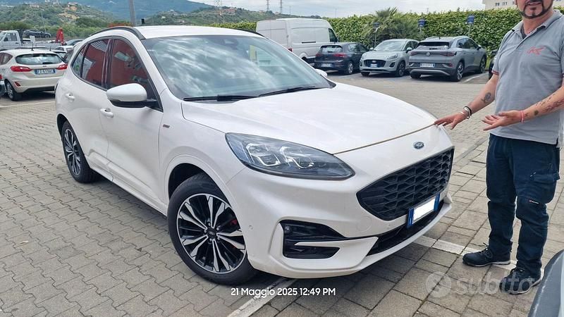 Usata Ford Kuga ST-Line X 190 CV (139 kW) 2020 Bianco SUV