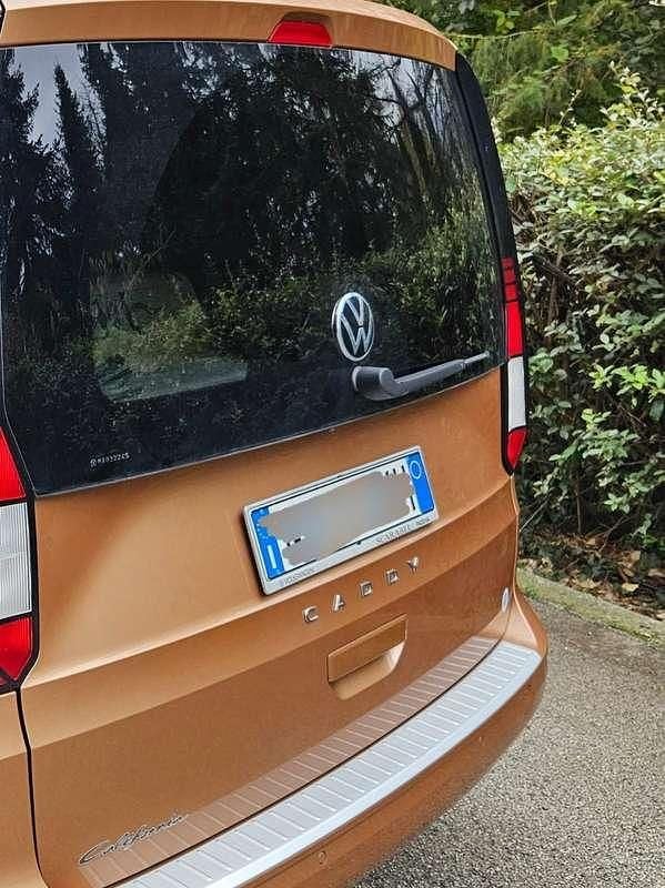 Usata VW Caddy Maxi California 114 CV (83 kW) 2021 Bronzo Monovolume