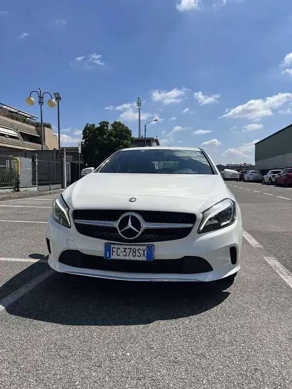 Usata Mercedes A180 109 CV (80 kW) 2016 Utilitaria