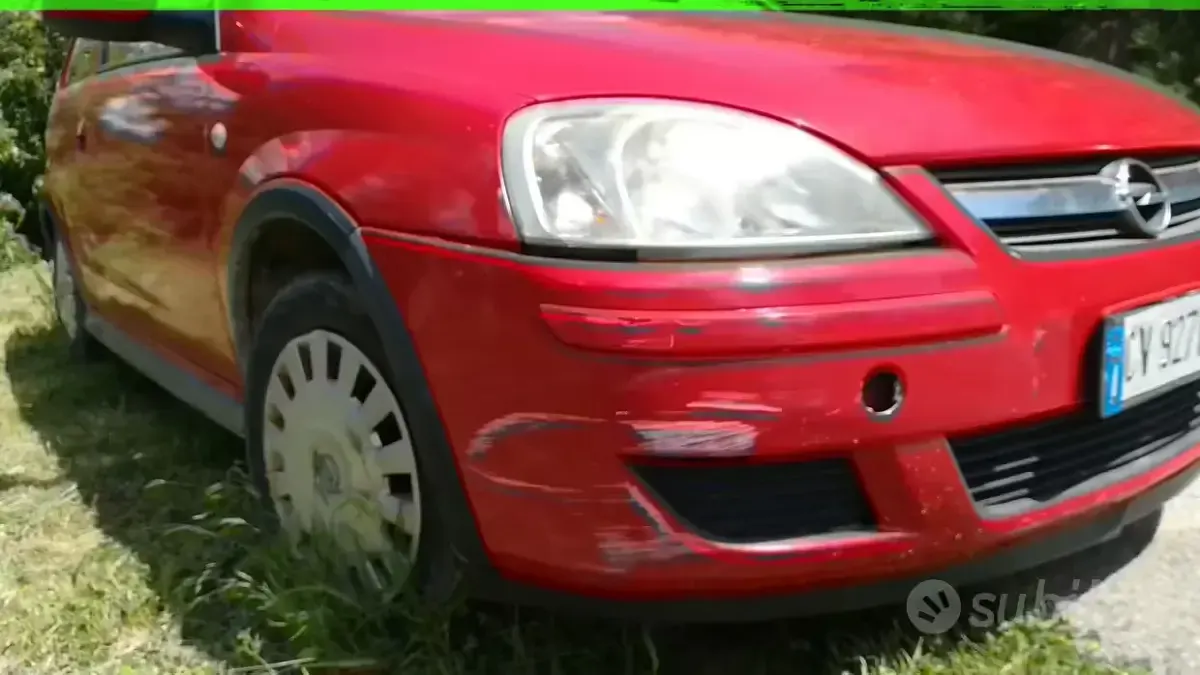 Usata Opel Corsa 80 CV (58 kW) 2005 Rosso Utilitaria