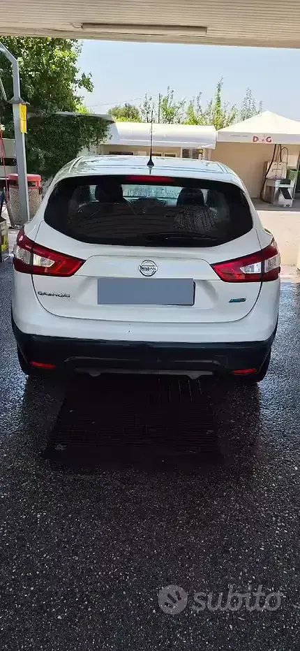 Usata Nissan Qashqai 110 CV (80 kW) 2015 Bianco SUV