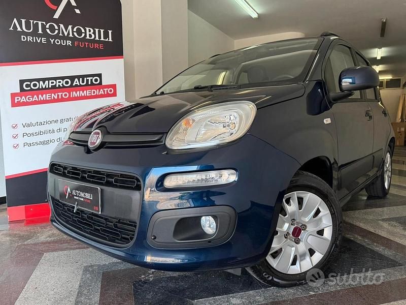 Usata Fiat Panda Lounge 69 CV (50 kW) 2017 Blu Utilitaria