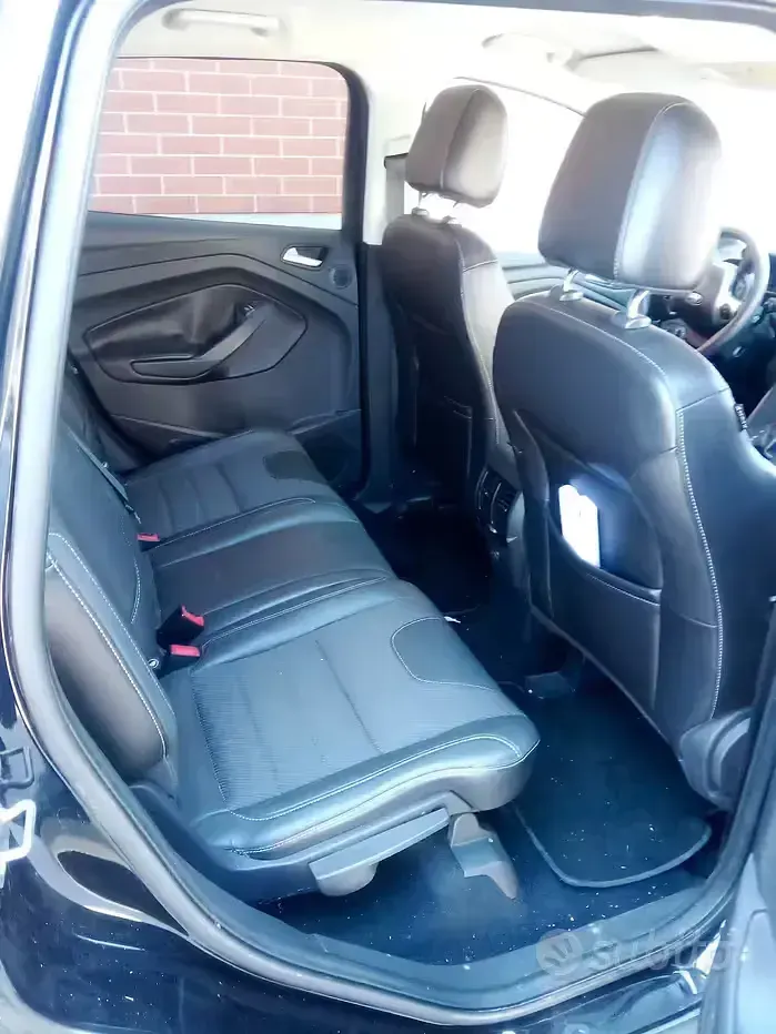 Usata Ford Kuga 163 CV (119 kW) 2013 Nero SUV