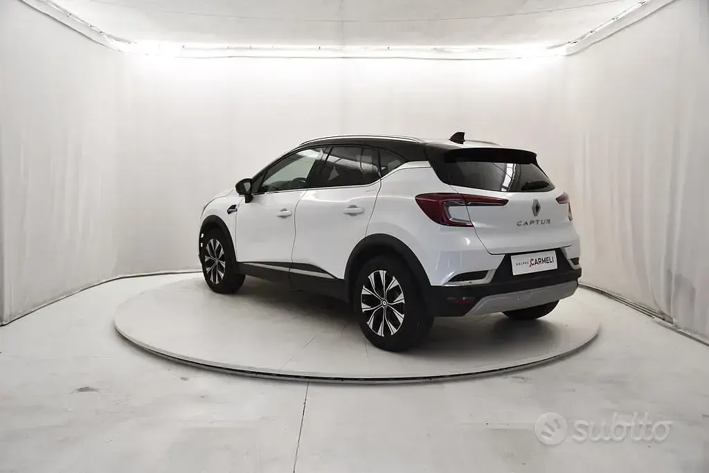 Usata Renault Captur Techno 101 CV (74 kW) 2023 Bestyle montecarlo bianco n SUV