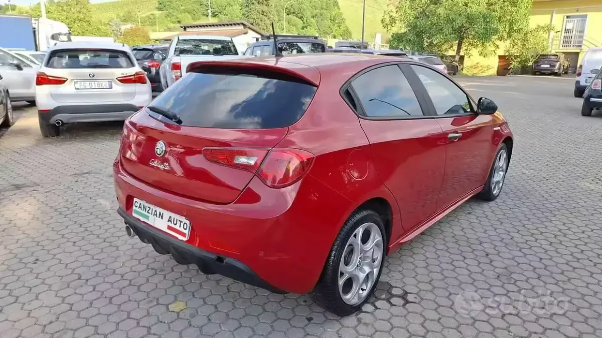 Occasion Alfa Romeo Giulietta Exclusive 105 ch (77 kW) 2015 Rouge Citadine