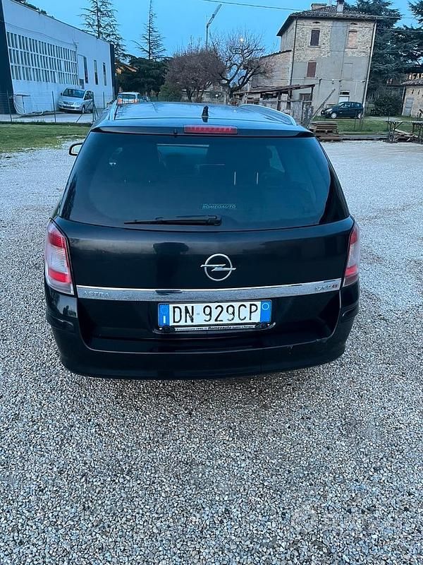 Occasion Opel Astra 60 ch (44 kW) 2007 Noir Break