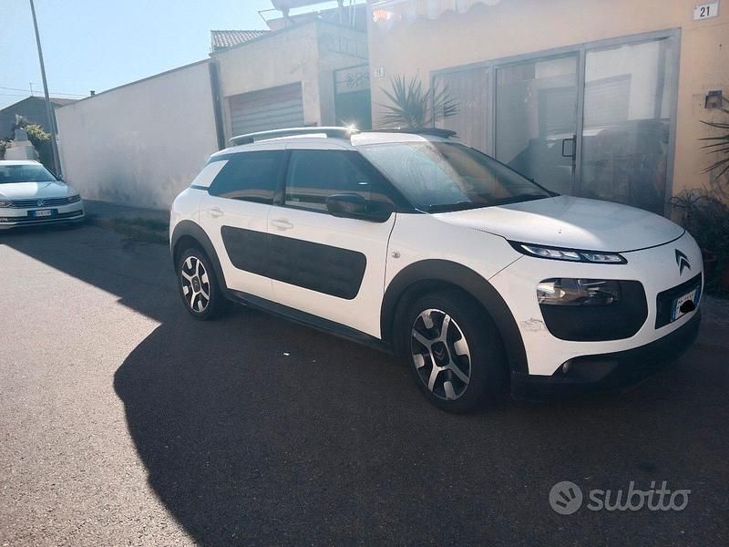 Usata Citroën C4 Cactus Shine 99 CV (72 kW) 2016 Bianco Utilitaria