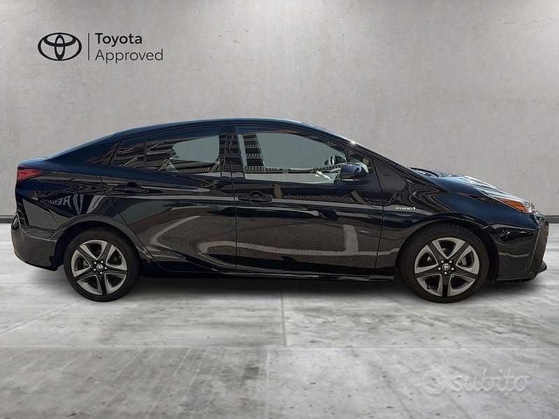 Usata Toyota Prius Lounge 122 CV (89 kW) 2021 Nero Utilitaria