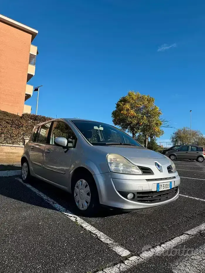 Usata Renault Modus 85 CV (62 kW) 2009 Grigio Monovolume