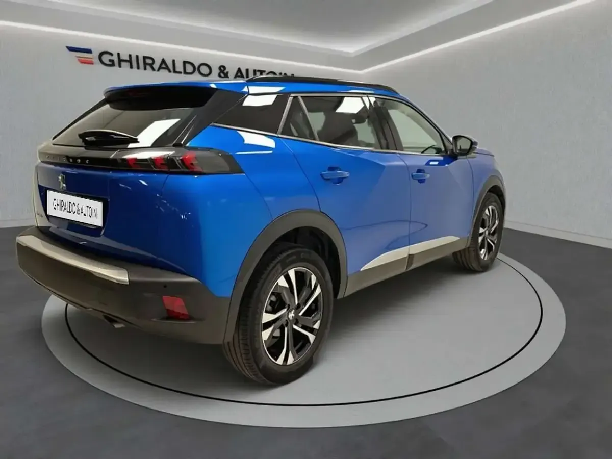 Usata Peugeot 2008 Allure 102 CV (75 kW) 2021 Blu/azzurro SUV
