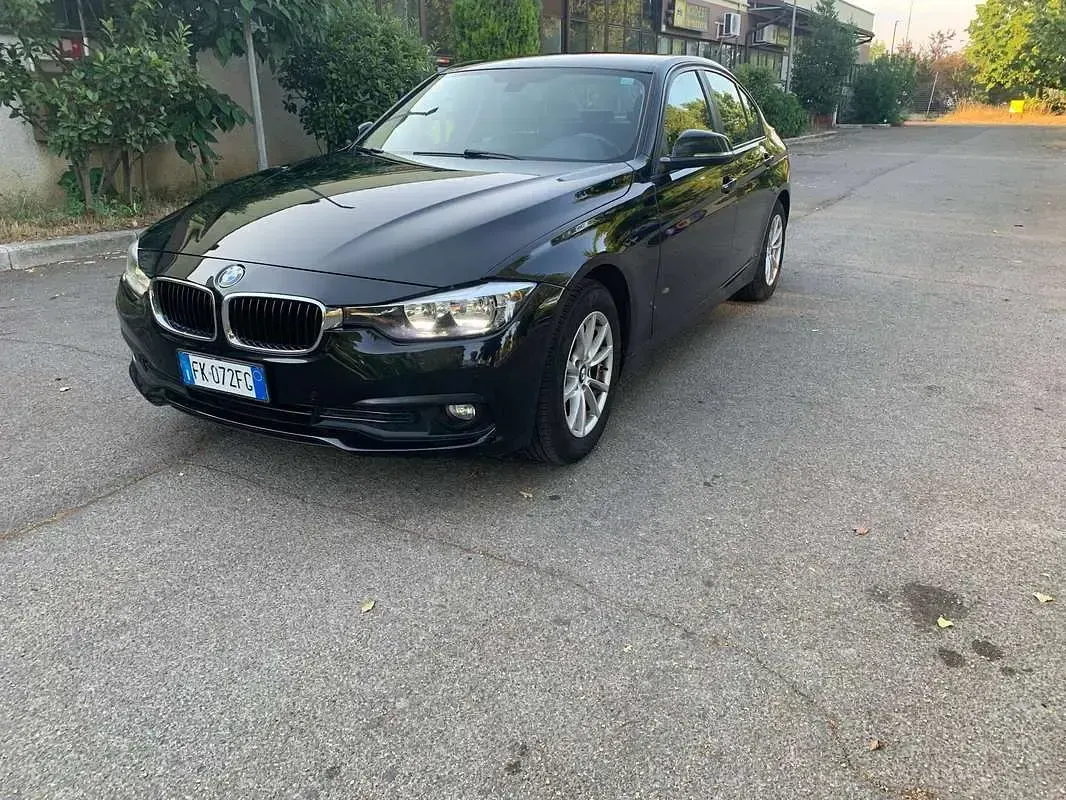 Usata BMW 318 Advantage 150 CV (110 kW) 2017 Nero Berlina