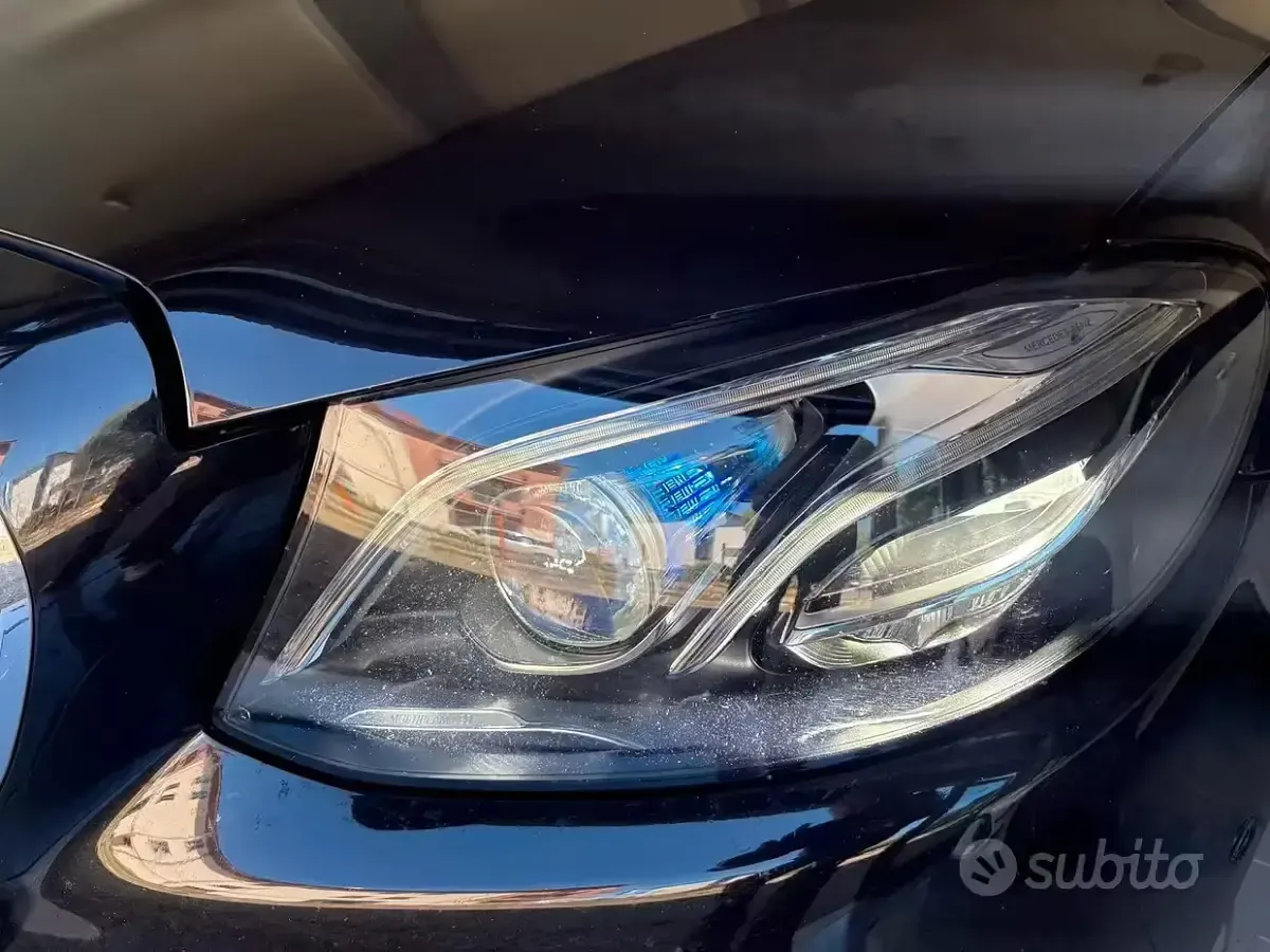 Usata Mercedes E220 Premium Plus 194 CV (142 kW) 2019 Nero Coupé