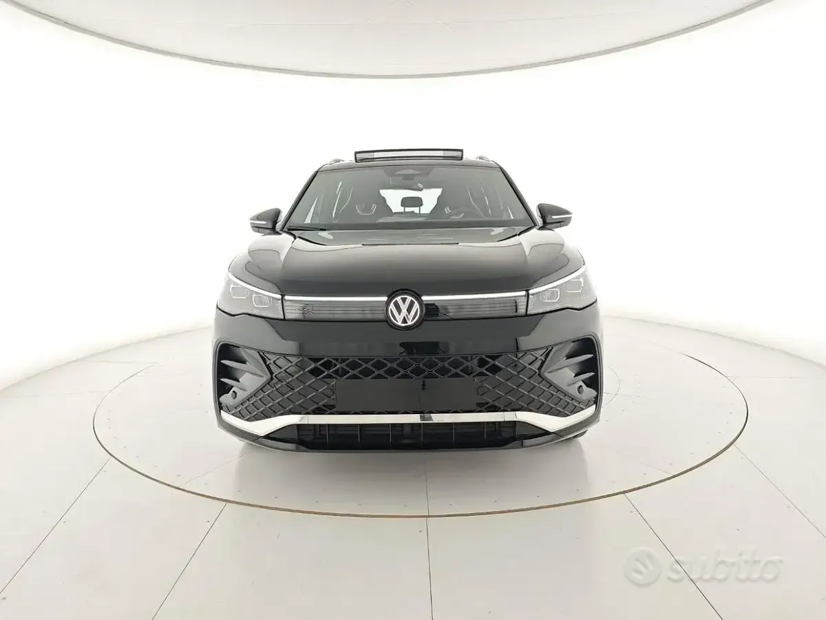Nuova VW Tiguan R-line Plus 193 CV (141 kW) 2026 Nero SUV