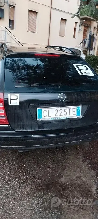 Usata Mercedes C220 150 CV (110 kW) 2004 Nero Station wagon