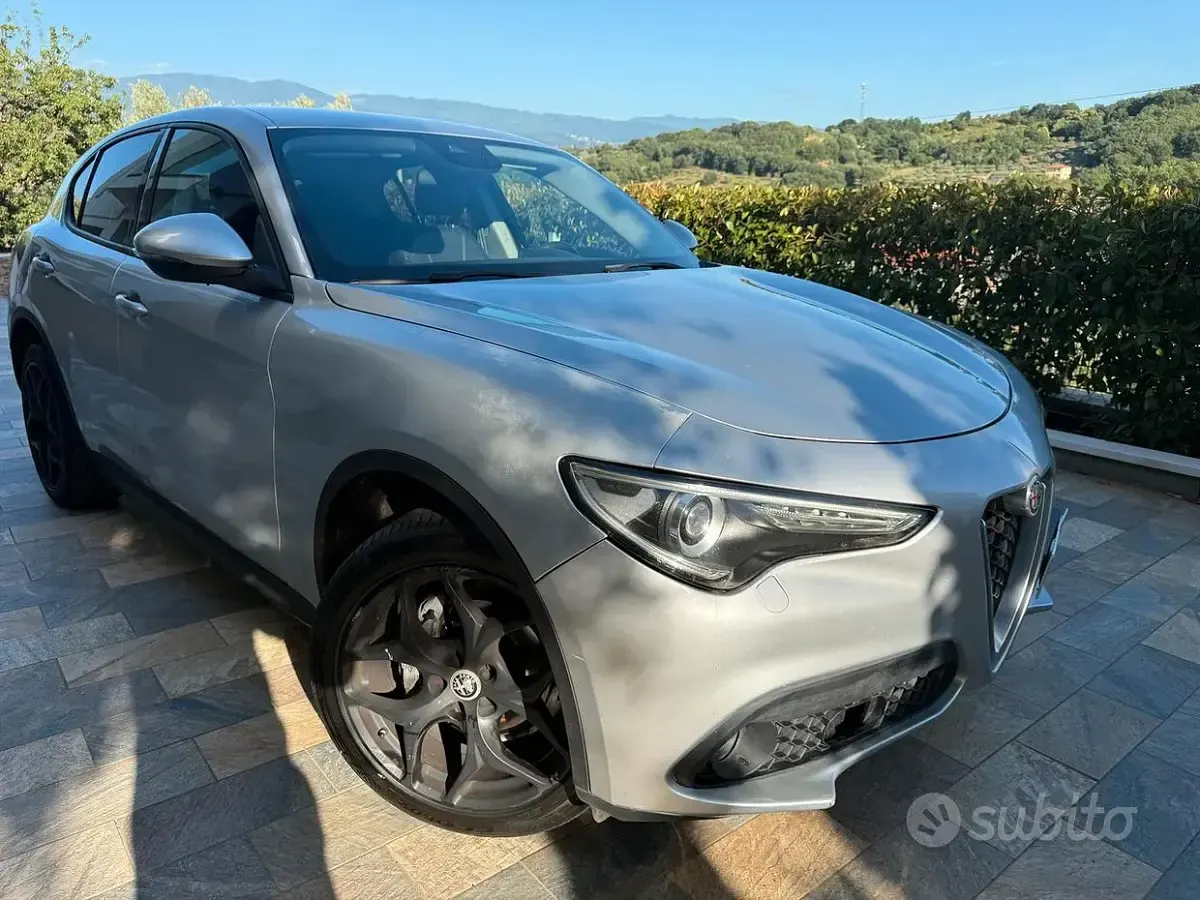 Usata Alfa Romeo Stelvio 210 CV (154 kW) 2017 Grigio SUV