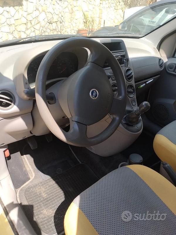 Usata Fiat Panda 69 CV (50 kW) 2006 Utilitaria
