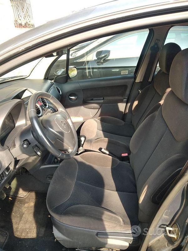 Grigio Usata 2007 Citroën C3 Exclusive Tre volumi | 2300 € (Buon prezzo) - Immagine 1/4
