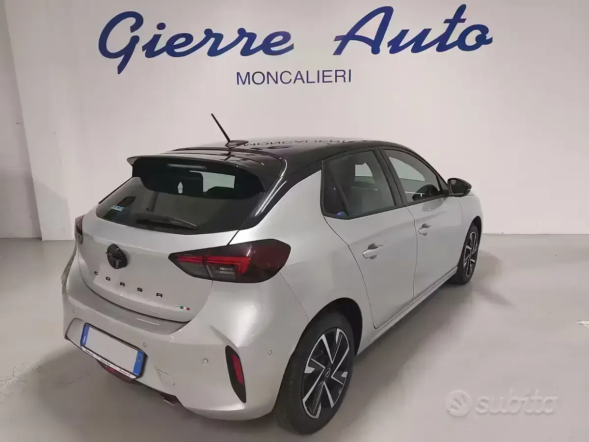 Usata Opel Corsa 101 CV (74 kW) 2025 Argento Utilitaria