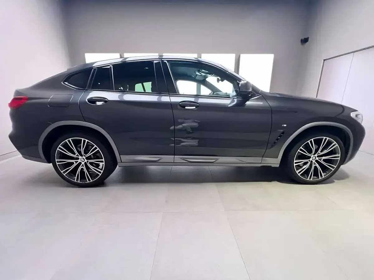 Usata BMW X4 M Sport 190 CV (139 kW) 2019 Sophistograu brillanteffekt SUV