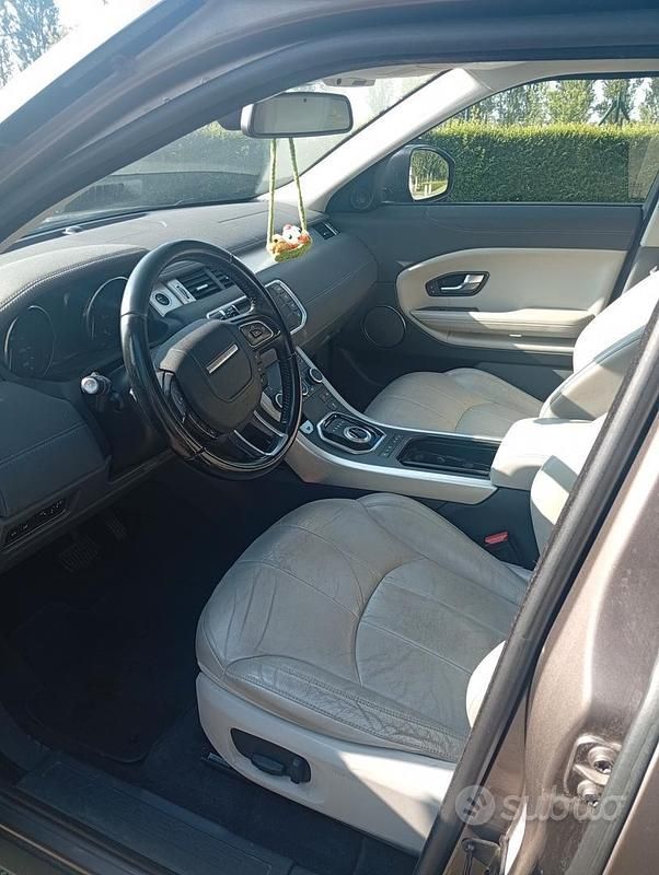 Usata Land Rover Range Rover evoque 150 CV (110 kW) 2017 Grigio SUV